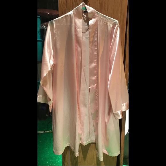 Bridesmaid Robe - Picture 1 of 3